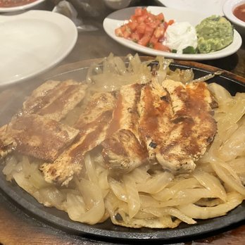 Lupe's Comida con Sabor - Chipotle chicken fajitas - Tex-Mex Near Me - Arlington, Texas
