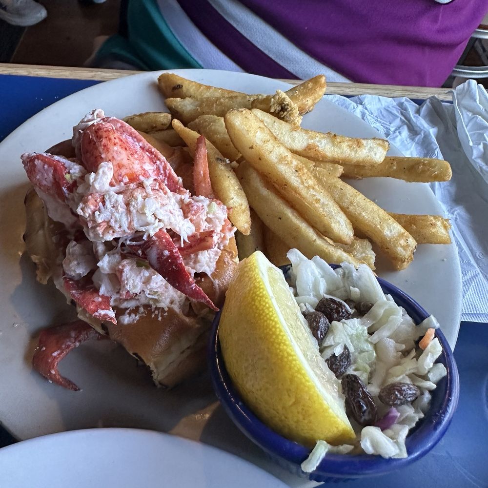 Boston Sail Loft - New England Lobster Roll - Bars Near Me - Boston, Massachusetts Boston Sail Loft - New England Lobster Roll - Bars Near Me - Boston, Massachusetts