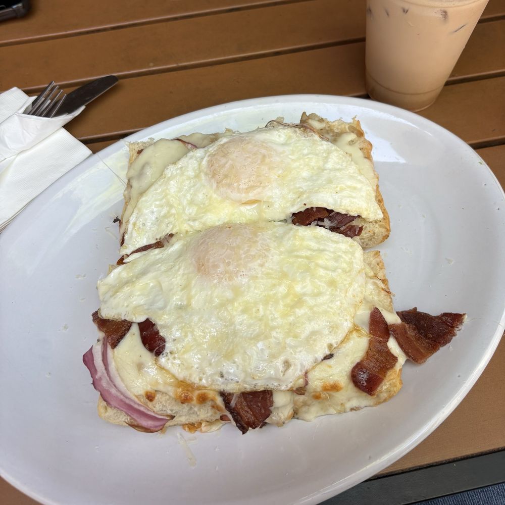 Country Style Breakfast Pizza