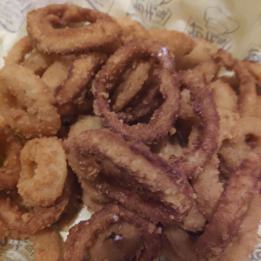 The Hat - Onion rings were crispy but had a sight sogginess of oil . - American Near Me - Temple City, California The Hat - Onion rings were crispy but had a sight sogginess of oil . - American Near Me - Temple City, California