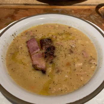 Cabane d'à Côté - Sorry grandpa but this pea soup was out of this world. Meat was so flavourful well spiced ! - Sugar Shacks Near Me - Mirabel, Quebec