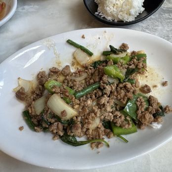 Ying’s Thai Cuisine - Basil with ground pork - Thai Near Me - Honolulu, Hawaii Ying’s Thai Cuisine - Basil with ground pork - Thai Near Me - Honolulu, Hawaii