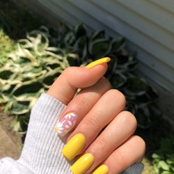 Lovely Nails - Acrylics