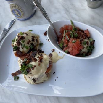 Another Broken Egg Cafe - blackstone benedict with city grits - Breakfast & Brunch Near Me - Boca Raton, Florida