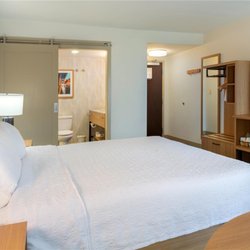 Hampton Inn Seattle-Airport - Guest room