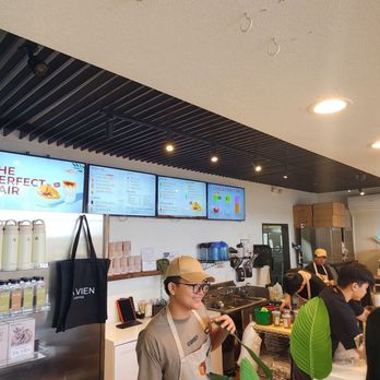 Da Vien Coffee - interior - Desserts Near Me - Westminster, California