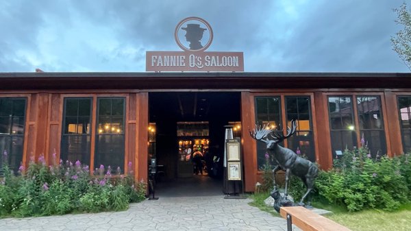 Fannie Q's Saloon - Denali Princess Lodge by null