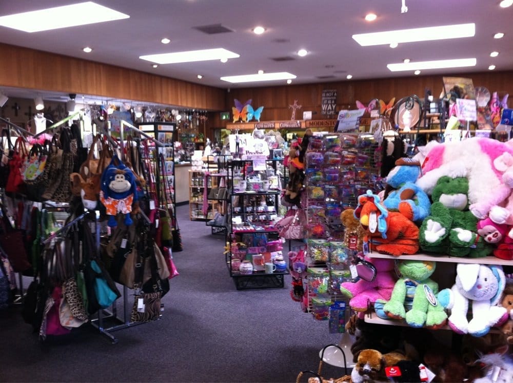 MODESTO LUGGAGE & LEATHER Updated July 2024 1109 Oakdale Rd