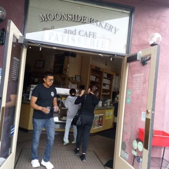 Moonside Bakery & Cafe - Bakeries Near Me - Half Moon Bay, California