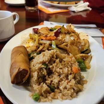 Bamboo Garden - Lunch combo, szehuan chicken, fried rice, egg roll - Chinese Near Me - Carson City, Nevada Bamboo Garden - Lunch combo, szehuan chicken, fried rice, egg roll - Chinese Near Me - Carson City, Nevada