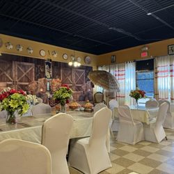 Sheger Ethiopian Restaurant and Grocery - Inside seating
