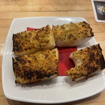 7 Devils Waterfront Alehouse - Garlic bread app - Seafood Near Me - Coos Bay, Oregon