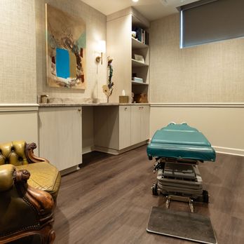 OM Spa - Dr. Edmiston founded Om Spa Charlotte, with a commitment to providing integrative care that empowers patients to feel their best. - Chiropractors Near Me - Charlotte, North Carolina