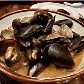 Tableau Bar Bistro - Bars Near Me - Vancouver, British Columbia