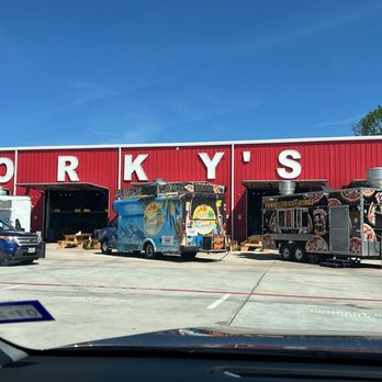 Porky's Backyard - Place is great! - Food Trucks Near Me - Humble, Texas Porky's Backyard - Place is great! - Food Trucks Near Me - Humble, Texas