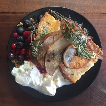 Roamers - I usually am not a fan of french toast but this was incredible ! - Cafes Near Me - Berlin, BE