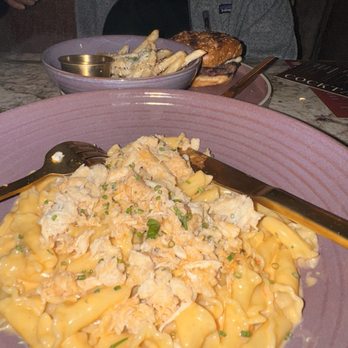 Flamant - Crabs pasta - Cocktail Bars Near Me - Plano, Texas