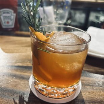 The Bear Paw Bar & Grill - Old-fashioned - American Near Me - Anchorage, Alaska