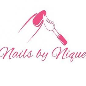 Nails by Nique Logo