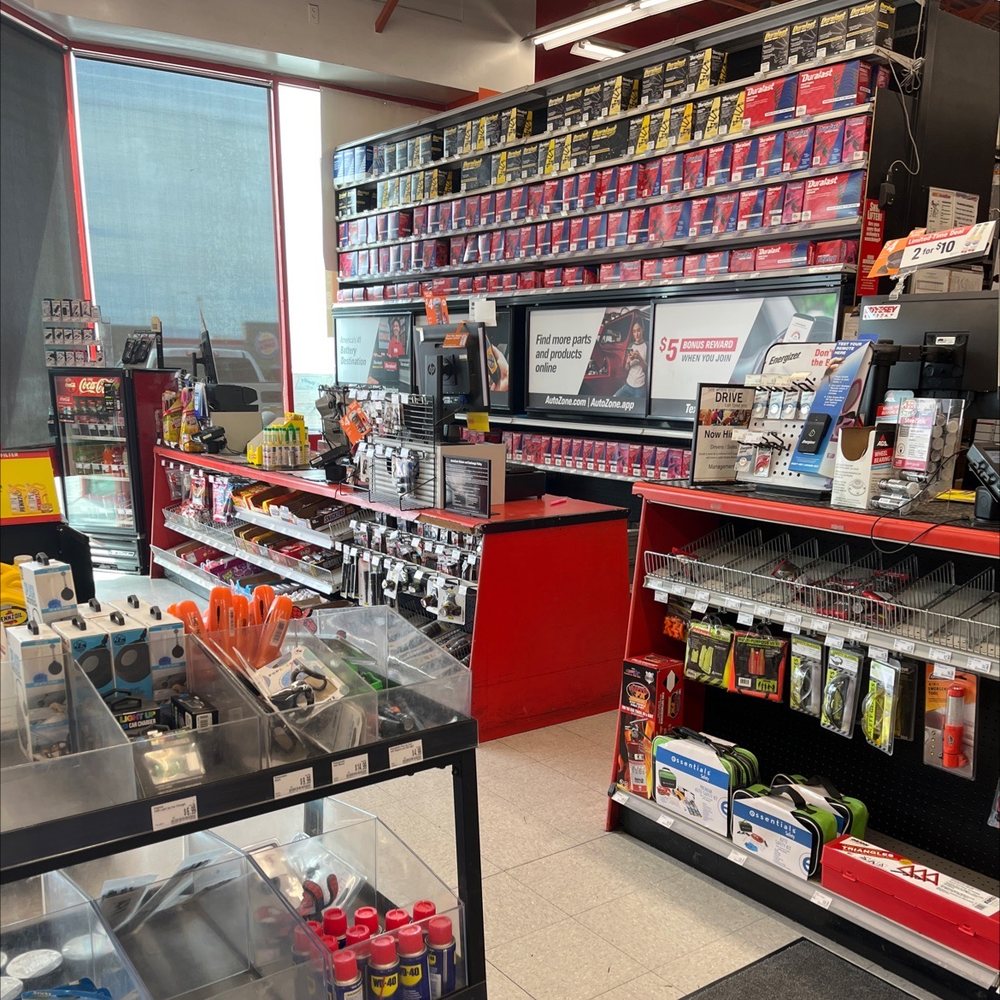 AUTOZONE AUTO PARTS Updated August 2024 14 Reviews 980 W Red