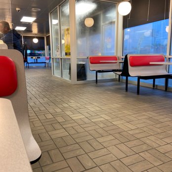 Waffle House - a view of the waiting area - Breakfast & Brunch Near Me - Chattanooga, Tennessee Waffle House - a view of the waiting area - Breakfast & Brunch Near Me - Chattanooga, Tennessee