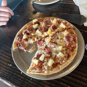 Pals Brewing - Hawaiian pizza - Pizza Near Me - North Platte, Nebraska Pals Brewing - Hawaiian pizza - Pizza Near Me - North Platte, Nebraska