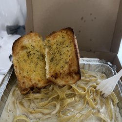Roma's Pizza - Fettuccine Alfredo