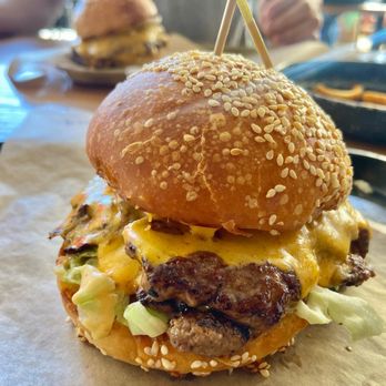 Hold Out Brewing - Burger - Brewpubs Near Me - Austin, Texas Hold Out Brewing - Burger - Brewpubs Near Me - Austin, Texas