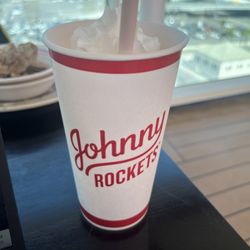 Johnny Rockets - Strawberry shake