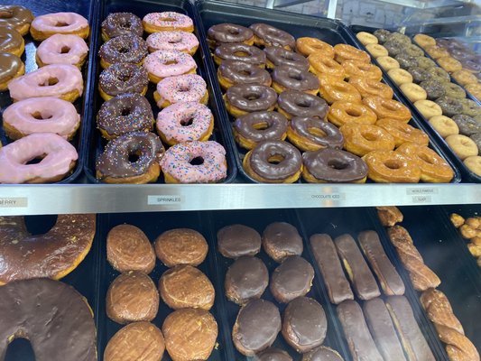 ROUND ROCK DONUTS - 2093 Photos & 2860 Reviews - 106 W Liberty Ave