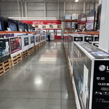 Costco Wholesale - Wholesale Stores Near Me - Pacoima, California