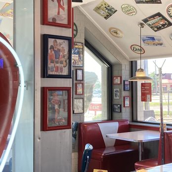 Spangles - the interior of a diner - Burgers Near Me - Wichita, Kansas