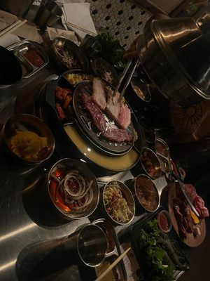 Daldongnae Korean BBQ - MTL Bishop by null