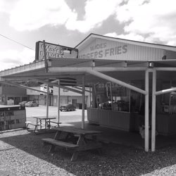 Wade's Burgers - Some things never change...& don't need to! Love the nostalgia of the walk up hamburger joint!