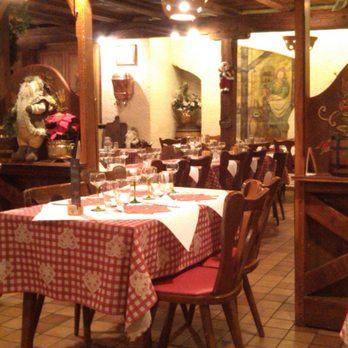 Le Baeckeoffe d'Alsace - La salle décorée du Bæckeoffe d'Alsace - Alsatian Near Me - Strasbourg, 67 Le Baeckeoffe d'Alsace - La salle décorée du Bæckeoffe d'Alsace - Alsatian Near Me - Strasbourg, 67