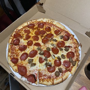Miguel's Pizza - Half pep, half pep and sausage. - Pizza Near Me - Slade, Kentucky Miguel's Pizza - Half pep, half pep and sausage. - Pizza Near Me - Slade, Kentucky