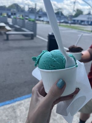 Lolly's Creamery by null