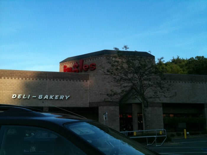 INGLES MARKET Updated July 2024 14 Reviews 2575 Highway 105