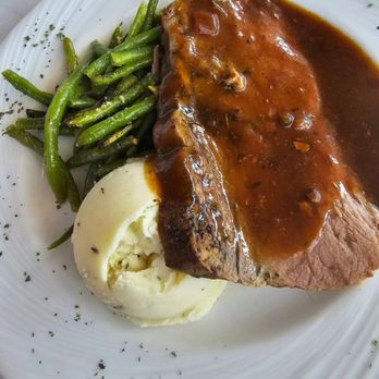 Miss Augusta - Roast beef, green beans and mashed potatoes - Boat Charters Near Me - Augusta, Missouri