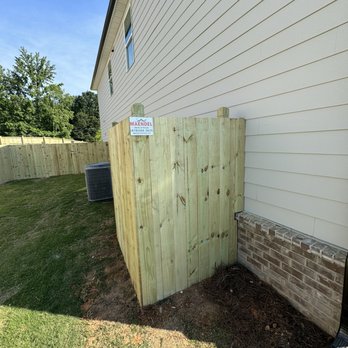 Maendel Construction - Dog ear pressure treated fence and gates - Fences & Gates Near Me Maendel Construction - Dog ear pressure treated fence and gates - Fences & Gates Near Me