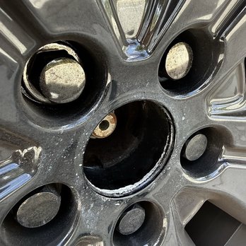 Ubreakwheelfix - They broke a part of the bore off. Now Range Rover caps do not fit. - Wheel & Rim Repair Near Me - North Miami, Florida Ubreakwheelfix - They broke a part of the bore off. Now Range Rover caps do not fit. - Wheel & Rim Repair Near Me - North Miami, Florida