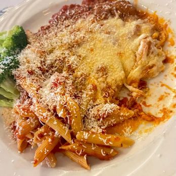 Alberto's Ristorante - Chicken Parmesan dinner - Italian Near Me - Hyannis, Massachusetts