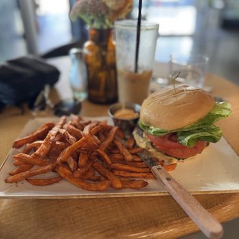 Lola’s Cafe Bar - Lola's Burger w/sweet potato fries substituted - Cocktail Bars Near Me - Lake Oswego, Oregon