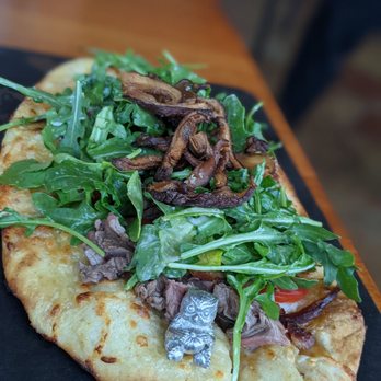 Tommy Bahama - Owlbear really enjoys fillet mignon flatbread! - Seafood Near Me - Kihei, Hawaii Tommy Bahama - Owlbear really enjoys fillet mignon flatbread! - Seafood Near Me - Kihei, Hawaii