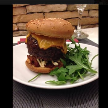 The Burger Factory - Bacon cheese burger di controfiletto - Steakhouses Near Me - Rome, RM The Burger Factory - Bacon cheese burger di controfiletto - Steakhouses Near Me - Rome, RM