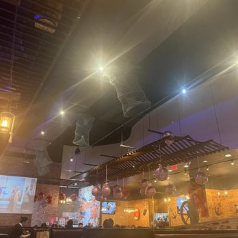 Red Crab - Palisades - Red Crab Juicy Seafood - Palisades (West Nyack, NY): Interior of the restaurant - Seafood Near Me - West Nyack, New York