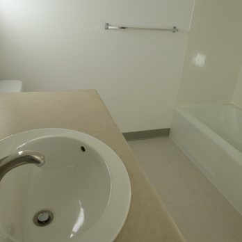 Anna's Cleaning Service - Shiny clean bathroom - Home Cleaning Near Me - San Luis Obispo, California Anna's Cleaning Service - Shiny clean bathroom - Home Cleaning Near Me - San Luis Obispo, California