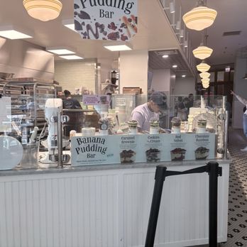 Magnolia Bakery - Bakeries Near Me - Chicago, Illinois Magnolia Bakery - Bakeries Near Me - Chicago, Illinois
