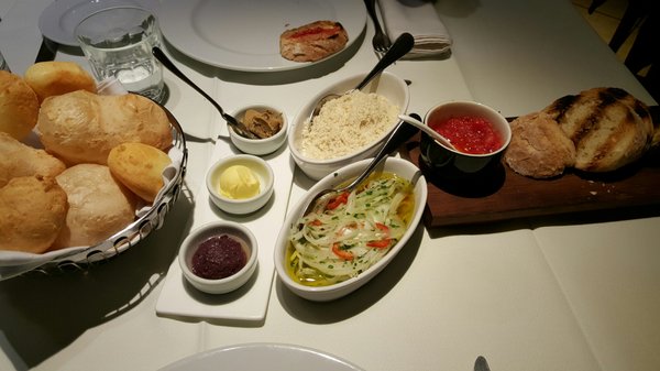 Dinho's by null