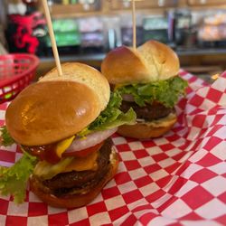 Old Mill Bar & Grill - Cheeseburger Sliders